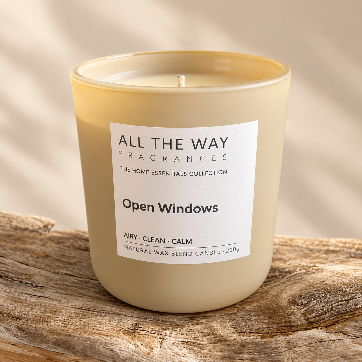 Open Windows χειροποίητο αρωματικό κερί All the Way σε ξύλινη βάση